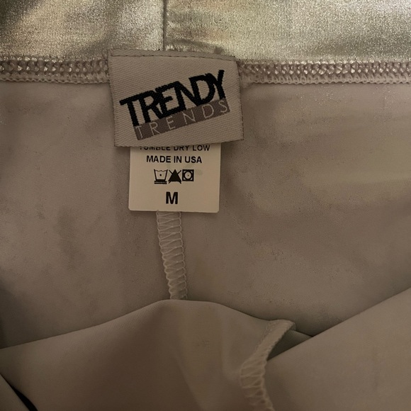 Trendy trends booty shorts - Picture 2 of 2